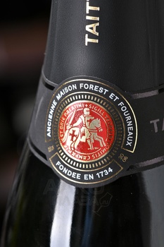 Taittinger Brut Reserve - шампанское Тэтенжэ Брют Резерв 0.375 л