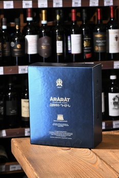 Коньяк Арарат Двин 0.7 л