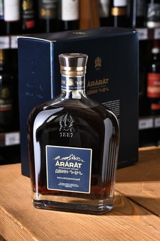 Коньяк Арарат Двин 0.7 л
