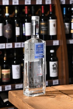 Martin Millers - джин Мартин Миллерс 0.7 л