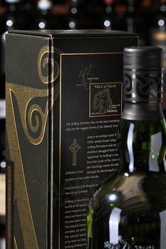 Ardbeg 10 years - виски Ардбег 10 лет 0.7 л