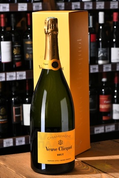 Veuve Clicquot Brut gift box - шампанское Вдова Клико Понсардин 1.5 л в п/у