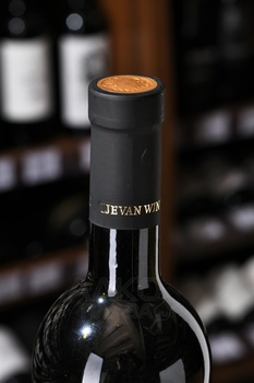 Вино фруктовое Иджеван Гранат 0.75 л красное полусладкое