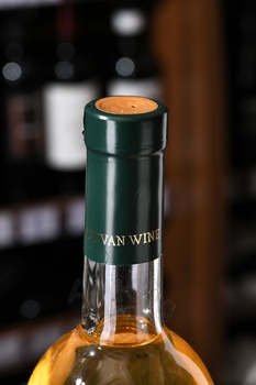 Вино фруктовое Иджеван Айва 0.75 л белое полусладкое