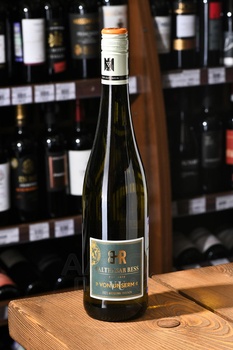 Von Unserm Riesling - вино Фон Унзерм Рислинг 0.75 л белое сухое