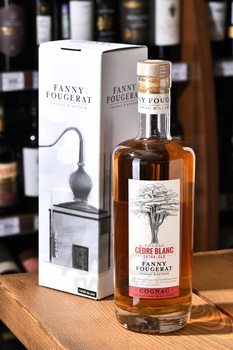 Fanny Fougerat Cedre Blanc Extra Fins Bois - коньяк Фанни Фужера Седр Блан Экстра Фин Буа 0.7 л в п/у