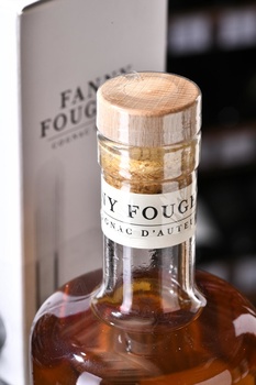 Fanny Fougerat Cedre Blanc Extra Fins Bois - коньяк Фанни Фужера Седр Блан Экстра Фин Буа 0.7 л в п/у