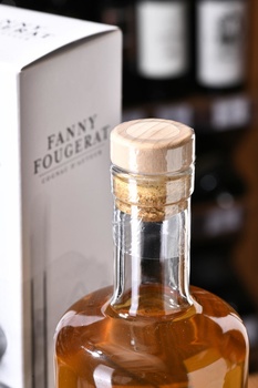 Fanny Fougerat Iris Poivre XO Borderies - коньяк Фанни Фужера Ирис Пуавре ХО Бордери 0.7 л в п/у