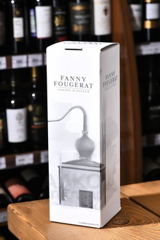 Fanny Fougerat Le Laurier d’Apollon XO Petite Champagne - коньяк Фанни Фужера Ле Лорье д’Аполлон ХО Птит Шампань 0.7 л в п/у