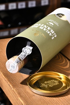 Pacheca Lagar de Granito Porto 10 Anos - портвейн Пачека Лагар де Гранито Порто 10 лет 0.75 л красный сладкий в тубе