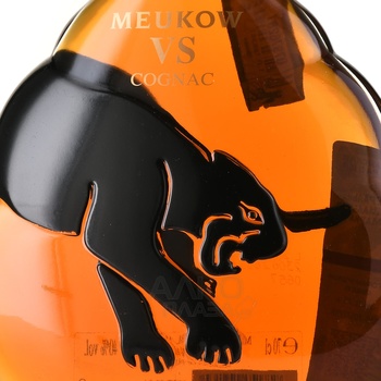 Meukow VS 3 years old - коньяк Меуков ВС 3 года 0.7 л в п/у + 2 бокала