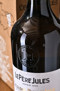 Le Pere Jules Pays d’Auge 10 years - кальвадос Пэи д’Ож 10 лет Ле Пэр Жюль 0.7 л в п/у