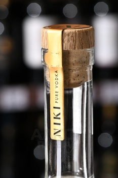 Niki Pure - водка Ники Пьюр 0.7 л