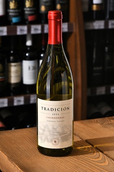Vina Requingua Tradicion Chardonnay - вино Винья Рекуингуа Традисьон Шардоне 0.75 л белое сухое