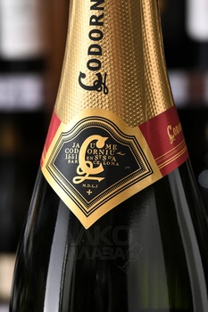 Cava Codorniu Clasico Brut - игристое вино Кава Кодорнью Класико Брют 0.75 л