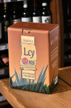 Ley 925 Reposado Premium - текила Лей 925 Репосадо Премиум 0.75 л