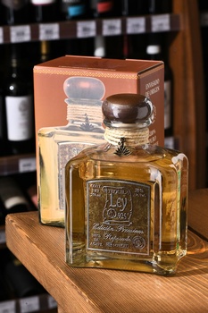 Ley 925 Reposado Premium - текила Лей 925 Репосадо Премиум 0.75 л