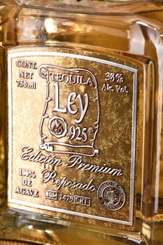 Ley 925 Reposado Premium - текила Лей 925 Репосадо Премиум 0.75 л
