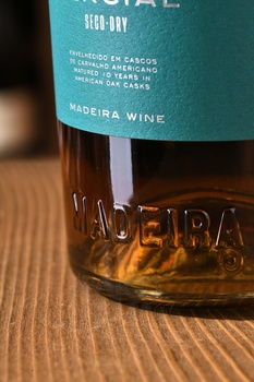 Blandy’s Sercial Dry 10 Years Old - мадера Блендис Серсиал Драй 10 лет 0.75 л