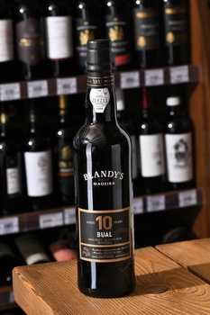Madeira Blandy’s Bual Medium Rich 10 years old - вино ликёрное Мадера Блендис Буал Медиум рич 10 лет 0.5 л