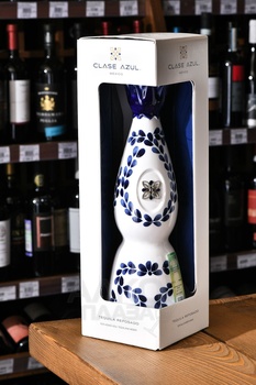 Clase Azul Reposado - текила Класе Азул Репосадо 0.75 л в п/у