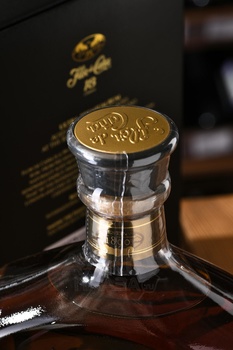 Flor de Cana Centenario Gold 18 years - ром Флор де Канья Сентенарио Голд 18 лет 0.75 л