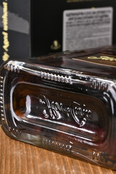 Flor de Cana Centenario Gold 18 years - ром Флор де Канья Сентенарио Голд 18 лет 0.75 л