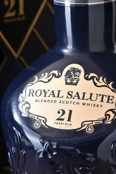 Chivas Regal The Sapphire Flagon Royal Salute - виски Чивас Ригал де Сапфир Флэгон Роял Сэлют 0.7 л