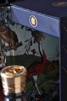 Chivas Regal The Sapphire Flagon Royal Salute - виски Чивас Ригал де Сапфир Флэгон Роял Сэлют 0.7 л