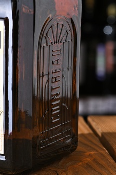 Cointreau - ликер Куантро 0.7 л