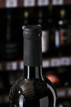 Вино Усахелаури серия Окурешули 0.75 л красное полусладкое