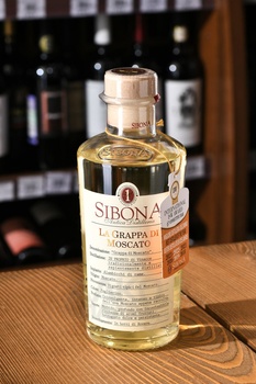 Sibona Moscato - граппа Сибона Москато 0.5 л