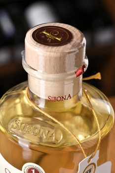 Sibona Moscato - граппа Сибона Москато 0.5 л