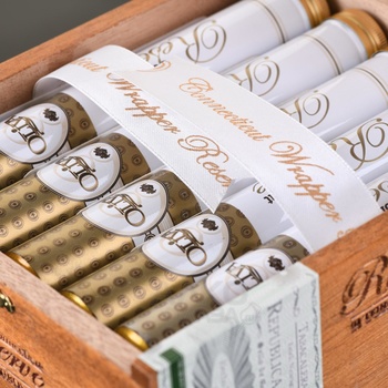 Oliva Connecticut Reserve Toro Tubos - сигары Коннектикут Резерв Торо Тубос