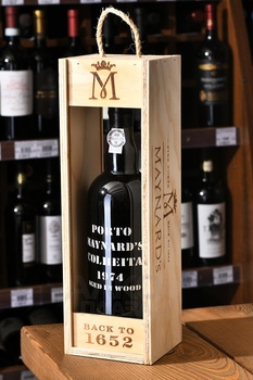 Maynards Porto Colheita 1974 - портвейн Майнардс Колейта Порто 1974 год 0.75 л в д/у
