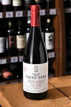 Terre Nere Etna Bianco Rosso Feudo di Mezzo DOC - вино Терре Нере Этна Россо Феудо ди Меццо ДОК 0.75 л красное сухое