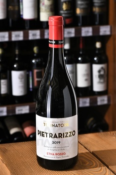 Etna Rosso Pietrarizzo Tornatore - вино Этна Россо Пьетраризо Торнаторе 0.75 л красное сухое