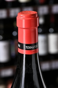 Etna Rosso Trimarchisa Tornatore - вино Этна Россо Тримаркиза Торнаторе 0.75 л красное сухое