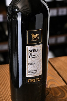 Grifone Nero di Troia Puglia - вино Грифоне Неро ди Троя Апулия 2021 год 0.75 л красное полусухое