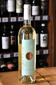 Mzvane Georgian Winemaker - вино Мцване Джеорджиан Ваинмеикер 0.75 л белое сухое