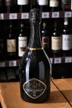 Prosecco Conegliano Valdobbiadene Superiore - вино игристое Конельяно Вальдоббьядене Просекко Супериоре 0.75 л белое брют