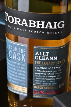 Torabhaig Single Malt Scotch Whisky Legacy Series Allt Gleann Batch Strength - виски Торвег Сингл Молт Скотч Виски Легаси Сириес Альт Глен Батч Стренг 0.7 л в п/у