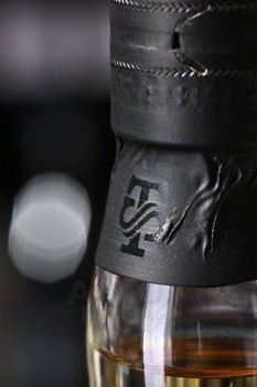 Torabhaig Single Malt Scotch Whisky Legacy Series Allt Gleann Batch Strength - виски Торвег Сингл Молт Скотч Виски Легаси Сириес Альт Глен Батч Стренг 0.7 л в п/у