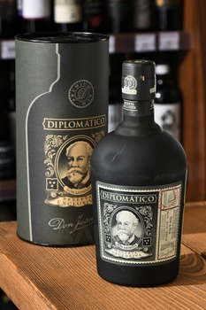 Diplomatico Reserva Exclusiva - ром Дипломатико Резерва Экслюзива 0.75 л в тубе