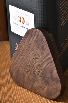 Porto Dow`s Tawny 30 Years Old Gift Box - портвейн Доуз Тони 30 лет 0.75 л в п/у