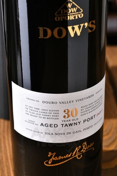 Porto Dow`s Tawny 30 Years Old Gift Box - портвейн Доуз Тони 30 лет 0.75 л в п/у