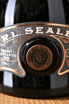 R.L. Seales 10 years - ром Р.Л. Силс 10 лет 0.7 л