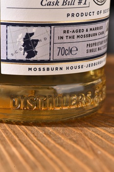 Mossburn Island 3 years - виски Моссберн Айлэнд 3 года 0.7 л