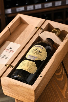 Prunier Grande Champagne - коньяк Прунье Гранд Шампань 1990 год 0.7 л в п/у дерево