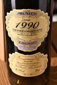 Prunier Grande Champagne - коньяк Прунье Гранд Шампань 1990 год 0.7 л в п/у дерево